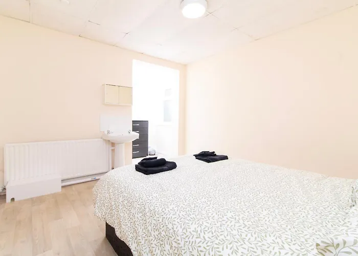 Brookvale Road Guest House Room 7